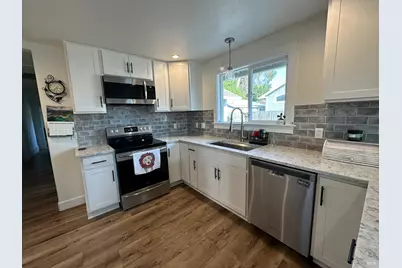 131 Halsey Way, Fort Bragg, CA 95437 - Photo 13