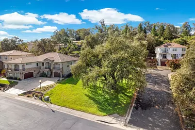 2036 Zinfandel Court, Vacaville, CA 95688 - Photo 15