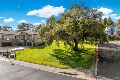 2036 Zinfandel Court, Vacaville, CA 95688 - Photo 3