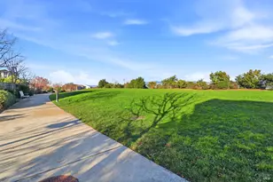 586 Sapphire St, Petaluma, CA 94952 - Photo 49