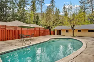 10005 Meadow Dr, Cobb, CA 95426 - Photo 17