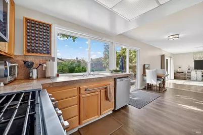 1020 Catalpa Way, Petaluma, CA 94954 - Photo 7