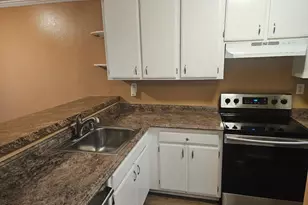 1702 Glenbrook Dr, Santa Rosa, CA 95401 - Photo 1