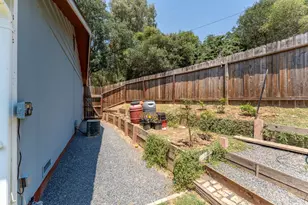 1725 E Madrone Dr, Ukiah, CA 95482 - Photo 31
