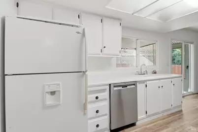 93 W Napa Drive, Petaluma, CA 94954 - Photo 5