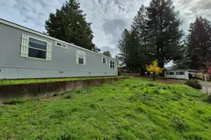 10755 Mobile Village Way, Willits, CA 95490 - Photo 15