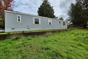 10755 Mobile Village Way, Willits, CA 95490 - Photo 9