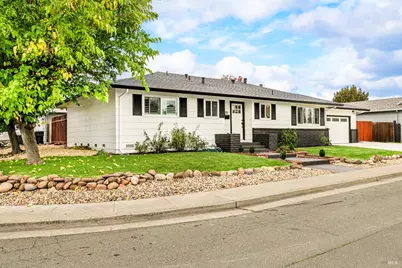 2001 Willow Drive, Petaluma, CA 94954 - Photo 3