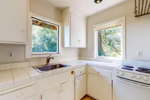 295 Scenic Rd, Fairfax, CA 94930 - Photo 15