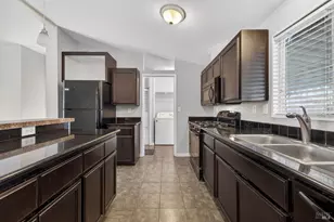 104 Leisure Park Cir, Santa Rosa, CA 95401 - Photo 21