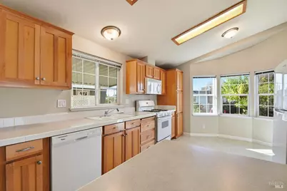 121 Coronado Circle, Santa Rosa, CA 95409 - Photo 7