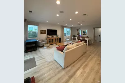 813 Cosmos Drive, Vacaville, CA 95687 - Photo 7