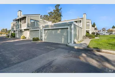 705 Hermes #5, Hercules, CA 94547 - Photo 3