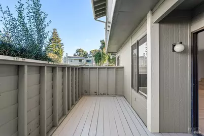 705 Hermes #5, Hercules, CA 94547 - Photo 33