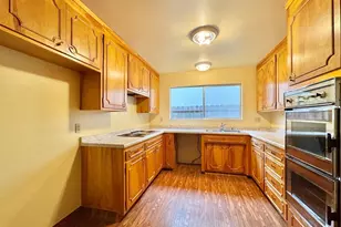 2760 Clifford St, Napa, CA 94558 - Photo 11