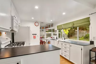 654 Corte Seville, Vacaville, CA 95688 - Photo 17