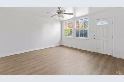 1295 Hemlock Street, Napa, CA 94559 - Photo 9