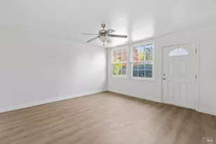 1295 Hemlock St, Napa, CA 94559 - Photo 9