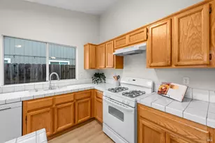 570 Woodard Way, Dixon, CA 95620 - Photo 13