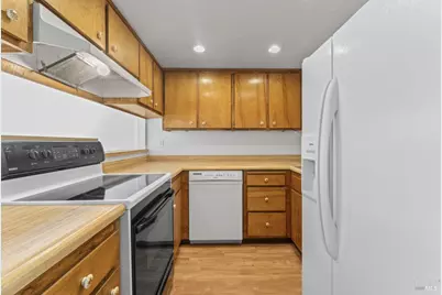 11 Creekwood Square, Rohnert Park, CA 94928 - Photo 9