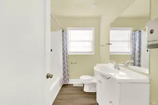 7608 Arthur St, Oakland, CA 94605 - Photo 21