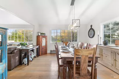 10465 Pelham Drive, Windsor, CA 95492 - Photo 13