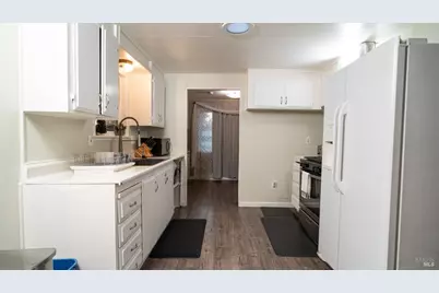 401 Frisbie Avenue, Santa Rosa, CA 95407 - Photo 13