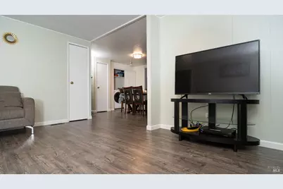 401 Frisbie Avenue, Santa Rosa, CA 95407 - Photo 21