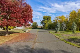 8 Queen Ann Wy, Lakeport, CA 95453 - Photo 11