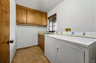 1042 Harold Ln, Healdsburg, CA 95448 - Photo 19