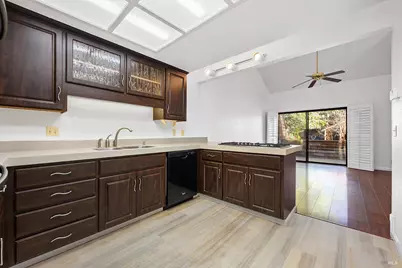 9239 Lakewood Drive, Windsor, CA 95492 - Photo 15