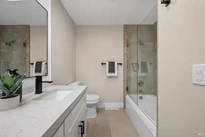 210 Burgundy Road, Healdsburg, CA 95448 - Photo 23