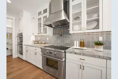 31 Erin Drive, San Rafael, CA 94903 - Photo 1