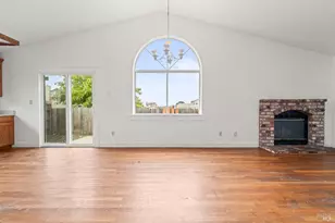 1120 Camellia Ln, Suisun City, CA 94585 - Photo 7