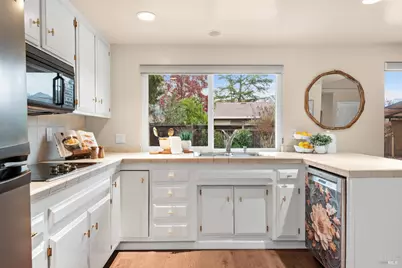 8853 Oak Trail Court, Santa Rosa, CA 95409 - Photo 15