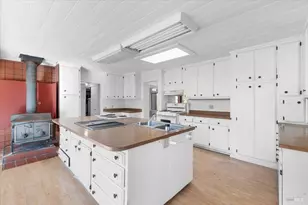 10650 Woodside Dr, Forestville, CA 95436 - Photo 9