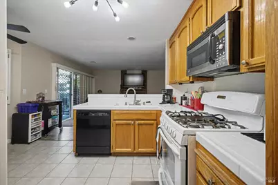 206 Windjammer Court, Vacaville, CA 95687 - Photo 13