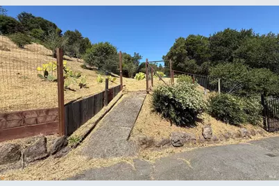 65 Circle Road, San Rafael, CA 94903 - Photo 3