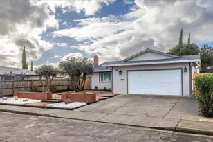 2351 Twain Ct, Fairfield, CA 94533 - Photo 3