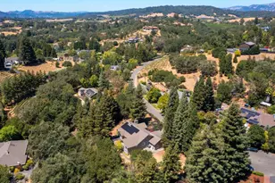 219 Burgundy Rd, Healdsburg, CA 95448 - Photo 27