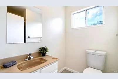 1680 Russell Avenue, Santa Rosa, CA 95403 - Photo 29