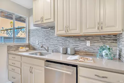 61 Pixley Avenue #3, Corte Madera, CA 94925 - Photo 5