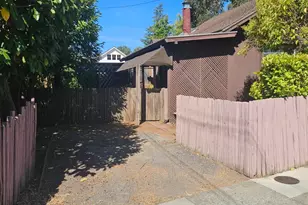 523 Center St, Healdsburg, CA 95448 - Photo 7