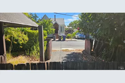 523 Center Street, Healdsburg, CA 95448 - Photo 29