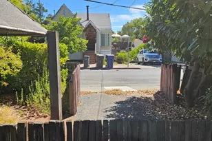 523 Center St, Healdsburg, CA 95448 - Photo 29