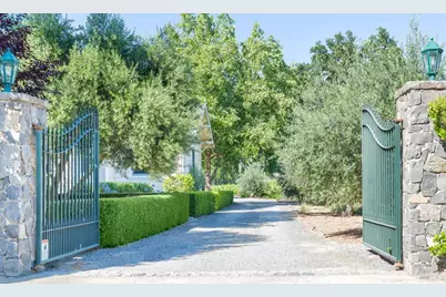 5566 Highway 128, Geyserville, CA 95441 - Photo 13