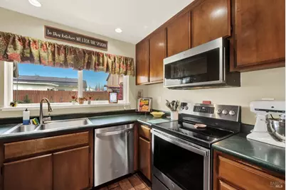 1404 Donner Court, Suisun City, CA 94585 - Photo 17