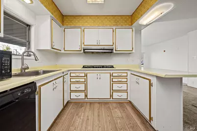 571 Birchwood Drive, Petaluma, CA 94954 - Photo 5