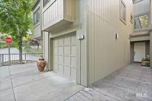 258 Pelican Ln, Novato, CA 94949 - Photo 13