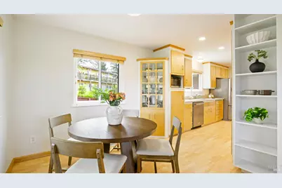 28 Meadowglen Drive, Petaluma, CA 94952 - Photo 11